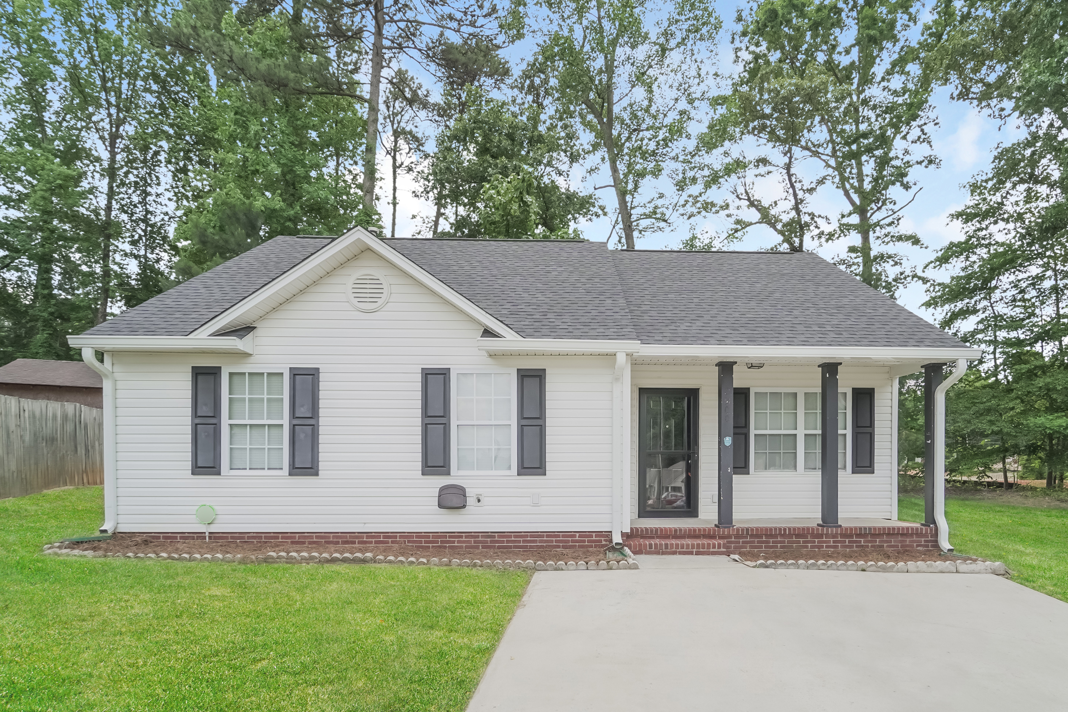 2200 Blue Hampton Ln Charlotte, NC 28213